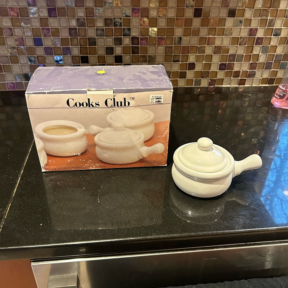 Cooks Club white covered soup bowls. Set of 4